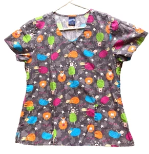 Zoe Chloe Scrub Top Womens Medium Gray AOP Counting Sheep Medical Nurse Shirt - Picture 1 of 7