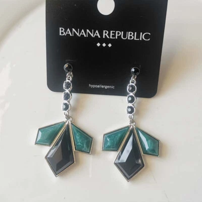 New Banana Republic Resin Floral Drop Earrings Gift Fashion Women Party Jewelry - Image 1 of 3