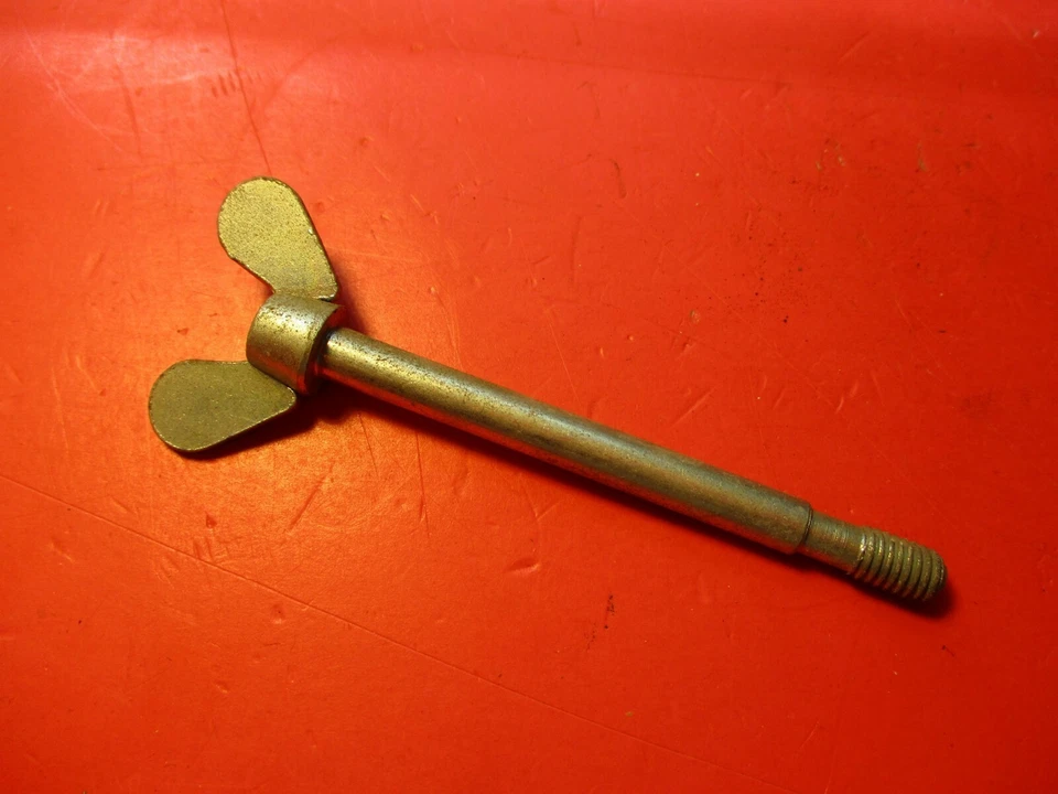 Nuevo de Lote Antiguo Original Honda 1969-1976 CB750K PERNO 90143-300-020 Foto 1 de 1