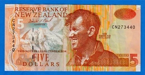 New Zealand $5 1992 P-177 Circulated Note CN273440 - Yellow-Eyed Penguin - Picture 1 of 4
