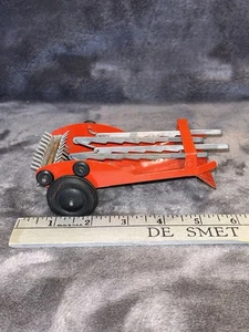 Vintage 50er Jahre Slik roter Heulader Bauernhof Spielzeug Original - Bild 1 von 6