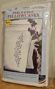 Fundas de almohada Jack Dempsey borde perla sello bordado a mano flores de lavanda - Imagen 1 de 4