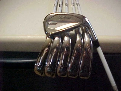 TITLEIST T350 FORGED 7-PW & 48* 53* IRONS AMT RED AV LADY GEN 3 WOMANS GRAPHITE - Image 1 of 4