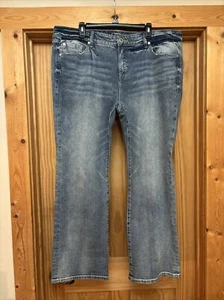 Torrid Mid Rise Slim Boot Jeans Stretch helle Waschung Damengröße 20S neu mit Etikett - Bild 1 von 6