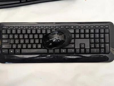 Microsoft  850 Wireless Keyboard + 6000 Mouse - No Dongle - Image 1 of 3