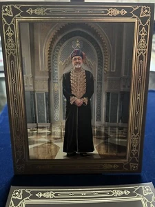 Oman 54th National DayLimited Edition Only 500 Pieces Photo Of HM Sultan Of Oman - Picture 1 of 4