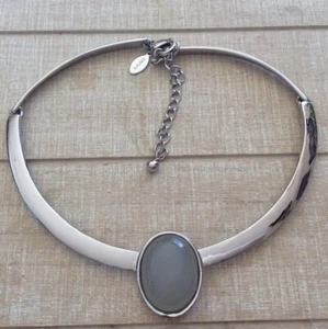 Collection Bijoux Silver Plated Bangle Bracelet with Light Green Jade - Picture 1 of 3