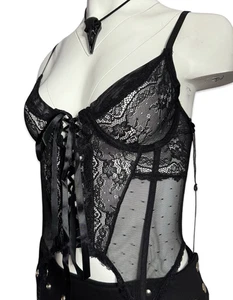 Reggiseno Cami Widow Goth Punk Rock Gotico Strega Vampiro Sexy Corsetto Pizzo Bustier Top - Foto 1 di 9