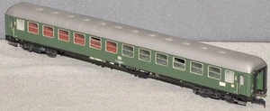 Ade Schnellzugwagen  51 80 22  2.Klasse  DB  grün  4-achsig  sehr gut  H0 - Bild 1 von 1