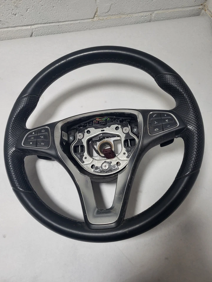 15-18 MERCEDES BENZ C300 VOLANTE OEM# A 000 460 18 03 9E38 Foto 1 de 4