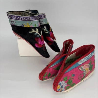 Zapatos antiguos negros chinos de loto tacón de cuña encuadernación de pie hechos a mano/bordados Foto 1 de 4