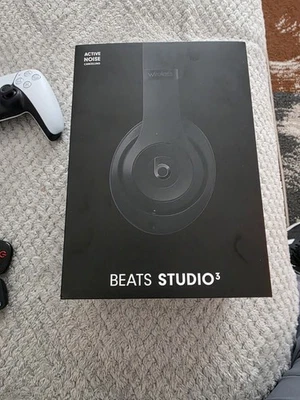 Beats Studio 3 Wireless Headphones - Image 1 of 4