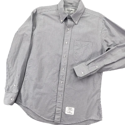 Camisa Thom Browne Para Hombres 3 Grandes Rayas Azules Oxford Neiman Marcus Hecha a Mano EE. UU. Foto 1 de 4