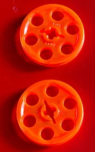 2 x Lego Technik Riemenscheibe 3x3 Rad Umlenkrolle 4185 transparent neon orange - Bild 1 von 1