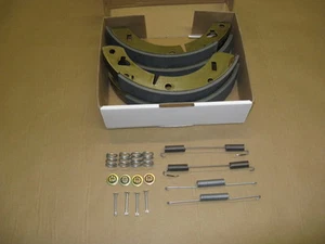 MG REAR BRAKE SHOES KIT w /spring hardware for MGB MGBGT 1963-80  - Picture 1 of 3
