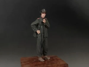 1/35 Built and Painted WWII German Tank Vehicle Black Officer Crew B Figure - Picture 1 of 8
