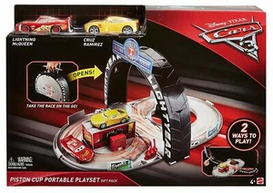 Disney Pixar Cars 3 Kolben Tasse Tragbar Spielset Geschenkpackung - Bild 1 von 6