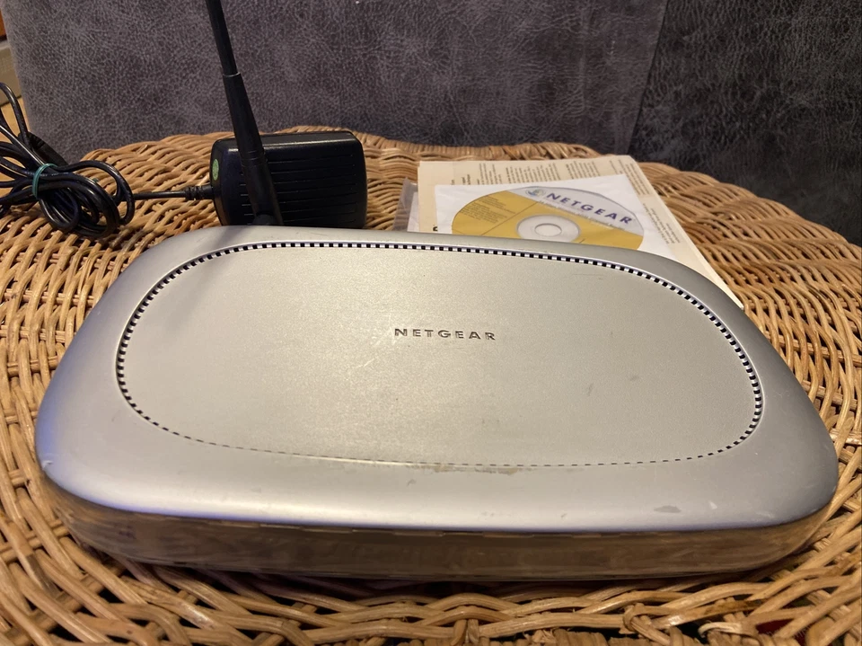 Netgear wireless router DG834G - Image 1 of 4