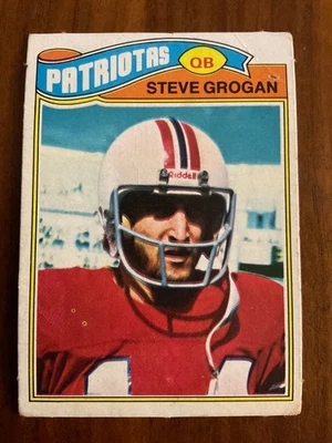 1977 Topps Mexican #165 Steve Grogan of NE Patriots. Card is a short print (SP) - Image 1 of 2