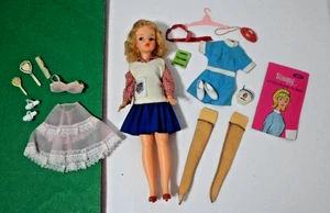 BAMBOLA TAMMY IDEALE #9000-1 BIONDA con biancheria intima Sorority Sweetheart originale anni 60 - Foto 1 di 18