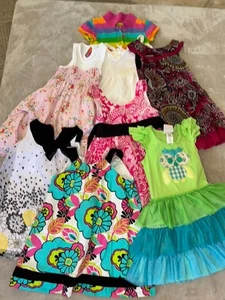 PAKET MIT ACHT KLEIDERN MÄDCHEN GRÖSSE 5 - Bild 1 von 13