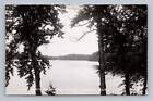Photo vintage du comté de Penobscot Camp & Lake Wapiti PATTEN Maine RPPC ~ années 1950