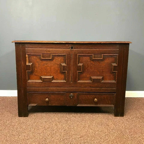 Circa 1700s English Oak One Drawer Hope Chest Cover