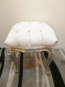 POUF PICCOLO IN LEGNO FOGLIA ARGENTO CON ECOPELLE BIANCA E CRISTALLI ARREDO CASA - Bild 1 von 1