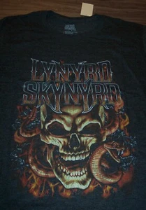 VINTAGE STYLE LYNYRD SKYNYRD Totenkopf Schlangenband T-Shirt HERREN MEDIUM NEU mit Etikett - Bild 1 von 3