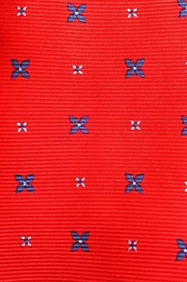 CHARLES TYRWHITT WOVEN SILK TIE IN RED WITH BLUE & LIGHT BLUE FLOWER HEADS NMCON - Image 1 of 4