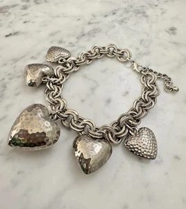 Vintage silberfarben gehämmert aufgeblähte Herzen Charm Doppel Gliederkette Armband 7,5" - Bild 1 von 21