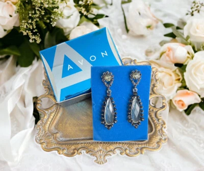 "Pendientes colgantes perforados color diamante negro Avon 3"" NUEVOS EN CAJA" Foto 1 de 4