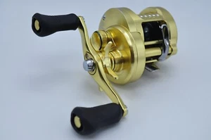 2018 Shimano Calcutta Conquest 300 Right Handle BaitCasting Reel Very Good+ - Picture 1 of 12