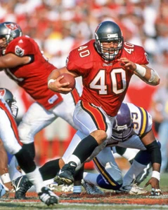 Tampa Bay Buccaneers MIKE ALSTOTT Glossy 8x10 Photo NFL Football Print Poster - Picture 1 of 1