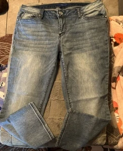 APT 9 Denim Capri Women's Size 14 With Jeweled Pockets And Button - Picture 1 of 7
