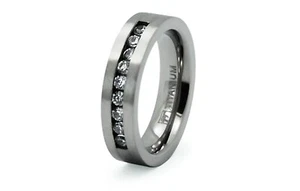 Anillo de titanio de 8 mm para hombre banda canal centro segmento de eternidad circonita cúbica piedras cepilladas - Imagen 1 de 2
