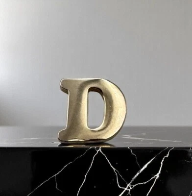 Avon заглавная буква D заколка золотистый металлический галстук лацкан куртка шляпа - Изображение 1 из 4