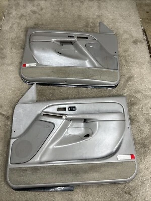 03-06 Chevrolet GMC Tahoe Yukon Silverado Sierra paneles de puerta gris/gris OEM Foto 1 de 4
