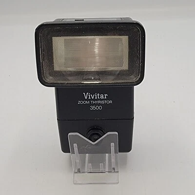 Vivitar Zoom Thyristor 3500  Flash for Film SLR Digital Cameras WORKS TESTED - Image 1 of 4