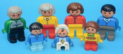 LEGO DUPLO 2771 - Family - 1991 - Mum Dad Grandma Grandpa Baby Sister Brother - Image 1 of 4