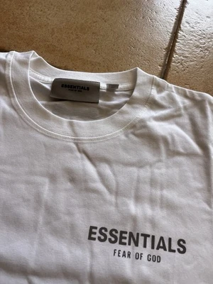 Camiseta Essentials Blanca - Imagen 1 de 4