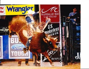 PBR PRO BULLRIDER JASON BENNETT SIGNED ACTION 8X10 - Picture 1 of 1