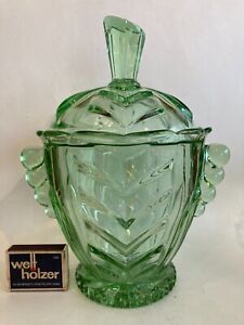 Bonboniere Deckeldose  grün Pressglas Lindgrün top erh. 24cm Art Deco