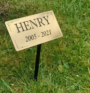 Engraved Memorial Stake Grave/Tree Marker Cremation with Personalised Plaque - Picture 1 of 2
