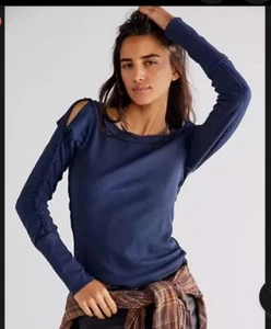 Free People taglia XS top con polsini a maniche intrecciate blu navy a costine - Foto 1 di 14