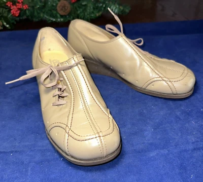 Clinic Handcrafted In USA Wmn Sz 7.5 M Synth Tan Side Laced Comfort Adjustable - Image 1 of 4