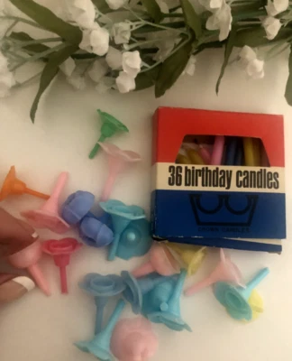 LOTE 21 Rosas Cupcake Pastel Rosa Verde Amarillo Plástico De Colección ELIGE TOPPERS + VELAS Foto 1 de 4