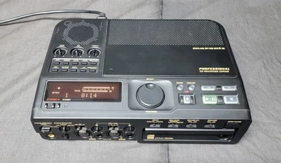 Marantz CDR300 Professional Portable CD Recorder / Player - Image 1 of 4