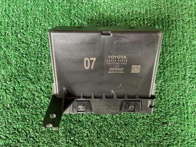 2015-2018 Toyota Tacoma AC Amplifier Climate Control Computer Module 88650-04070 - Image 1 of 4