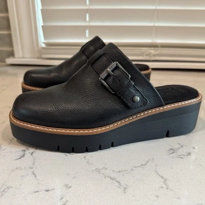 Zueco superior sin cordones Naturalizer Wayde para mujer de cuero negro con hebilla talla 7,5 M Foto 1 de 4